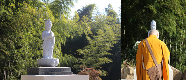 動物の御霊の守護として、馬頭観音像を立像をしております。